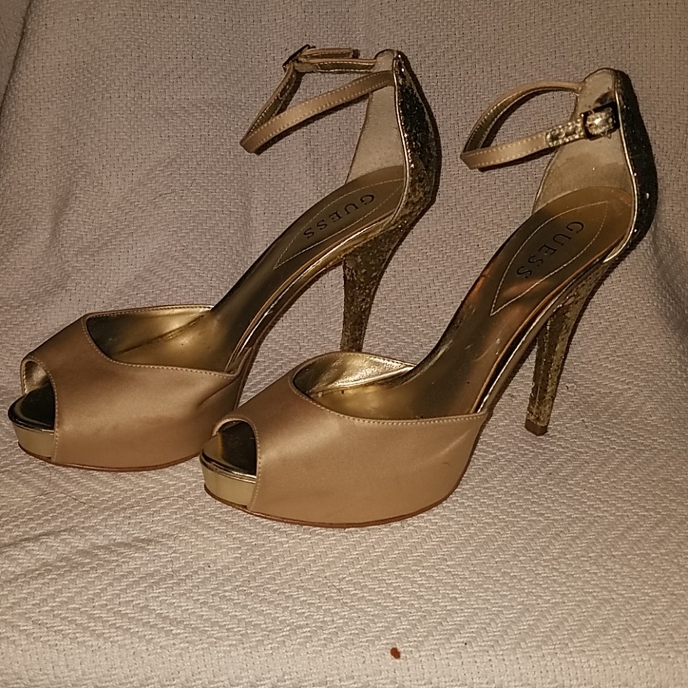 Guess high heel shoes